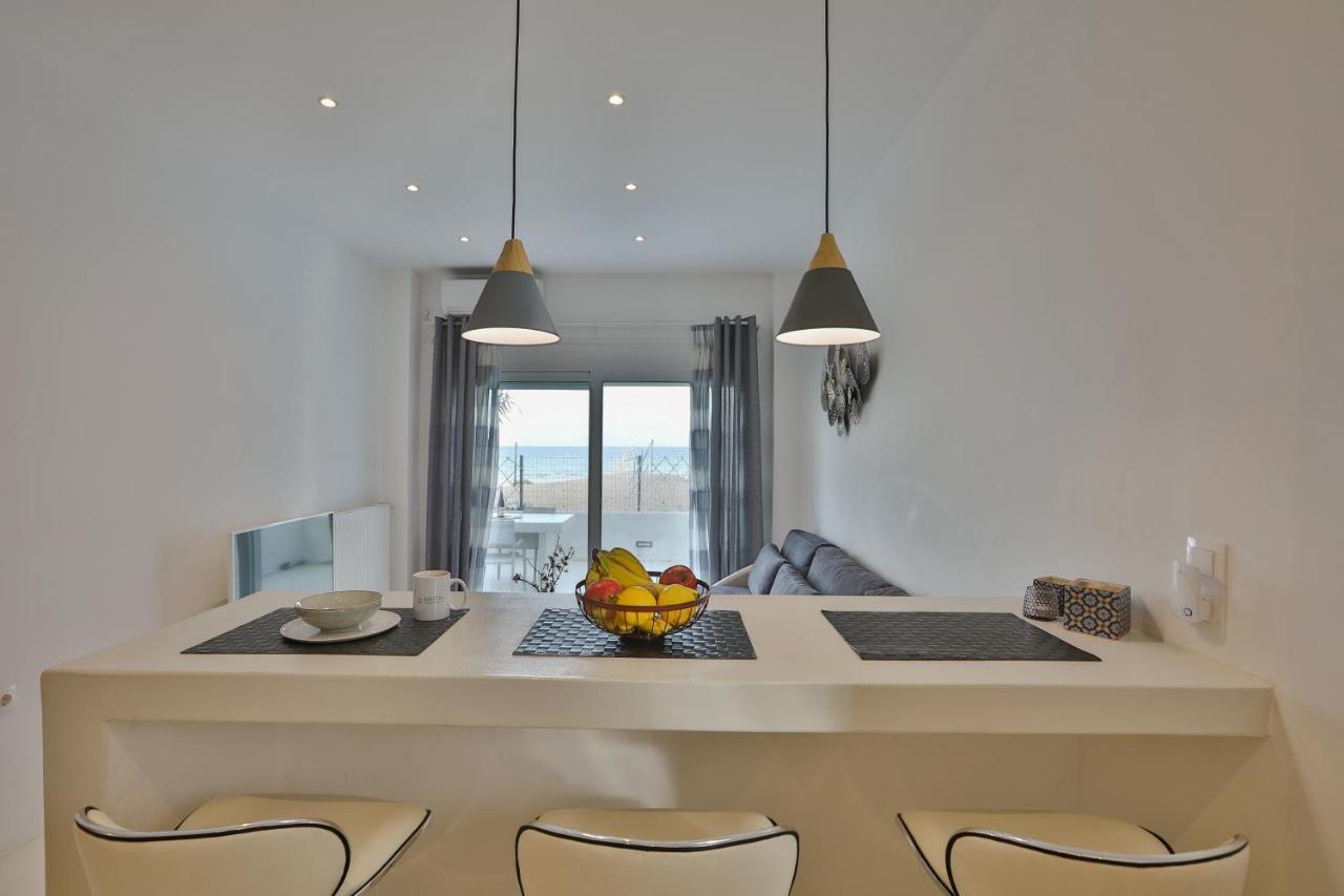 Penthouse & Apartments By The Sea Airport Airstay Artemida  Esterno foto