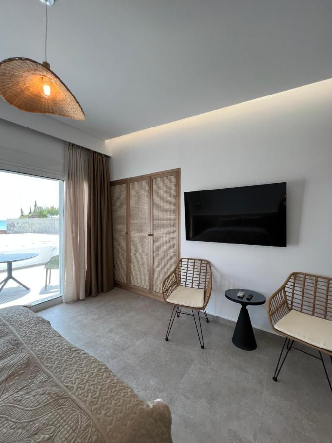 Penthouse & Apartments By The Sea Airport Airstay Artemida  Esterno foto