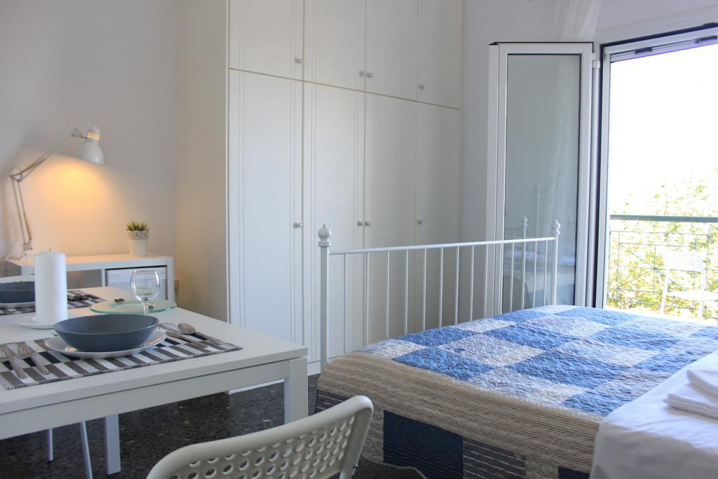 Penthouse & Apartments By The Sea Airport Airstay Artemida  Esterno foto